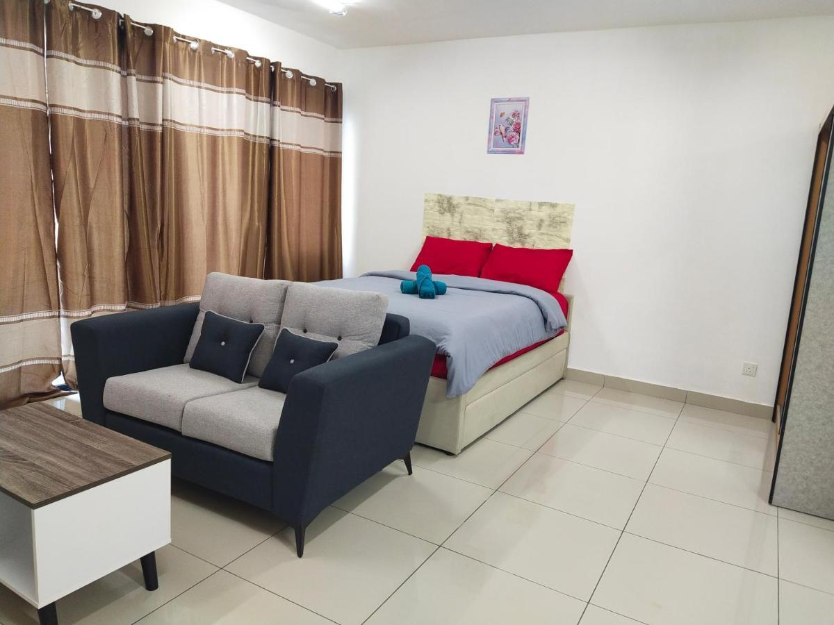 Trefoil Apartment